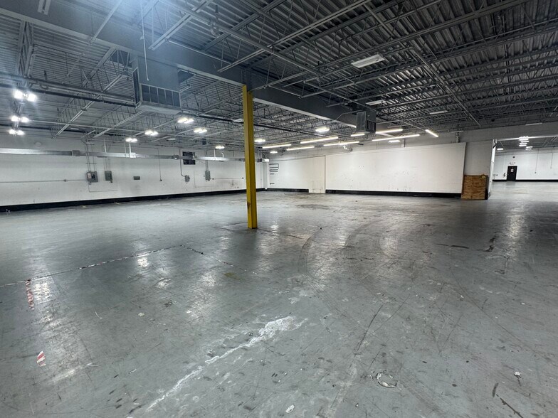 More Photos Of 7040 Colonial Hwy, Pennsauken Manufacturing For Lease