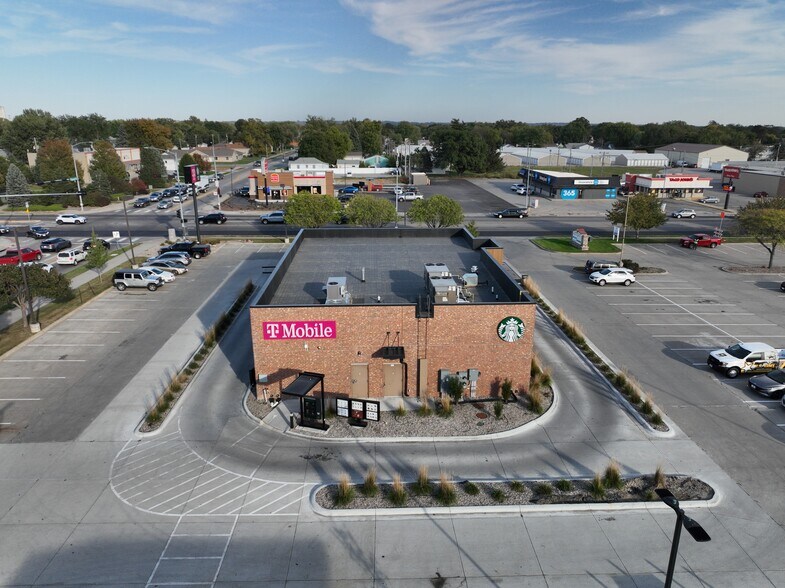 More Photos Of 700 S 13th St, Norfolk Storefront For Sale