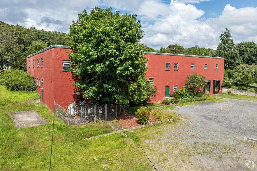 More Photos Of 1 Main St, Shirley Light Distribution For Lease