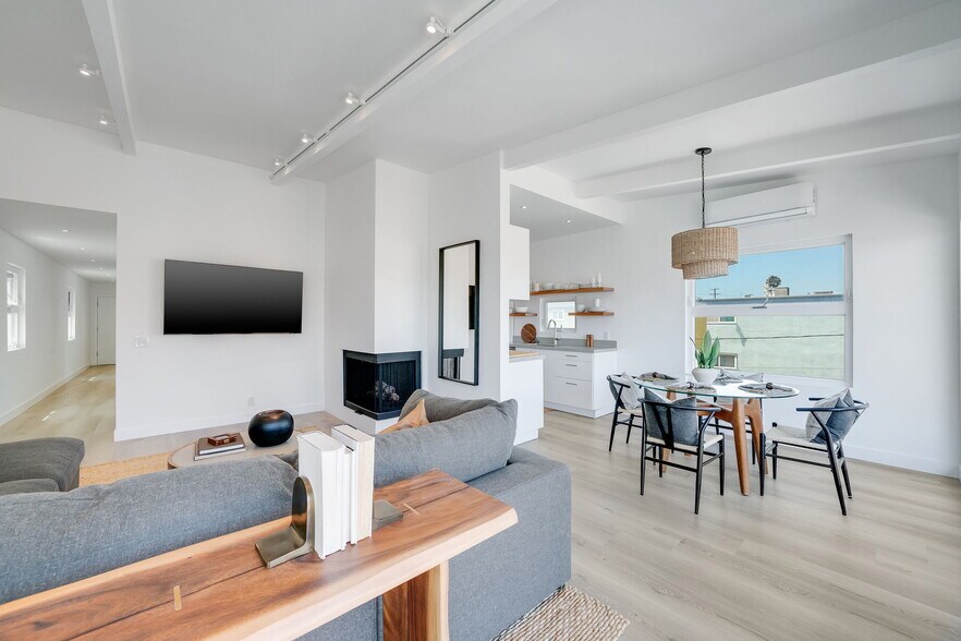 More Photos Of 2602 Pacific Ave, Venice Apartments For Sale