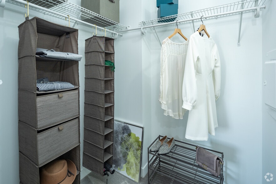 More Photos Of 2623-2627 N Clark St, Chicago Apartments For Sale