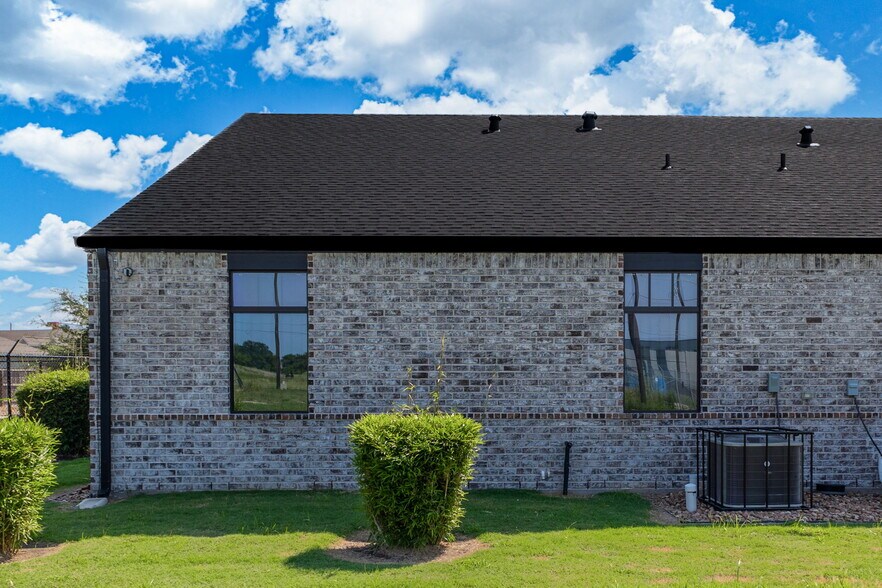 More Photos Of 2043 N Mason Rd, Katy Loft Creative Space For Sale
