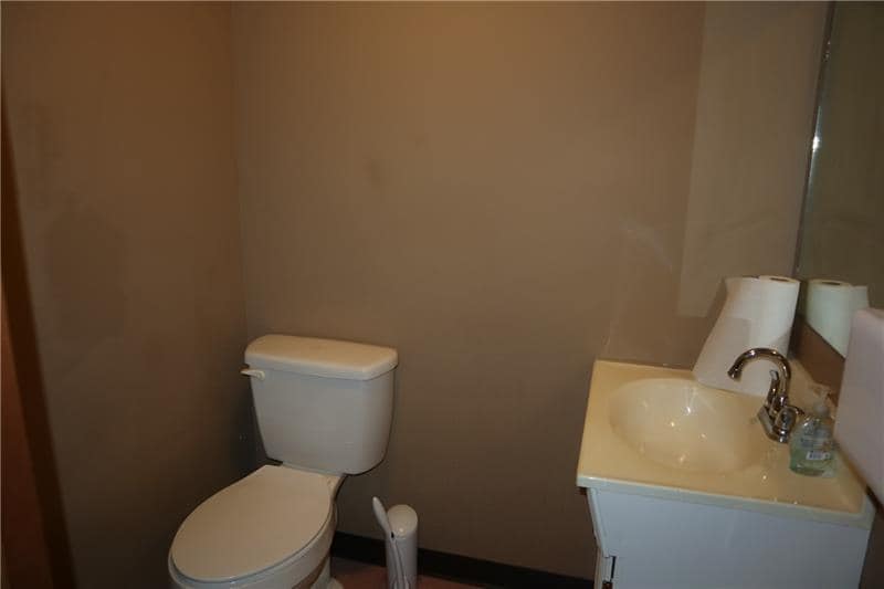 More Photos Of 90 Chamber Plz, Charleroi Medical For Sale