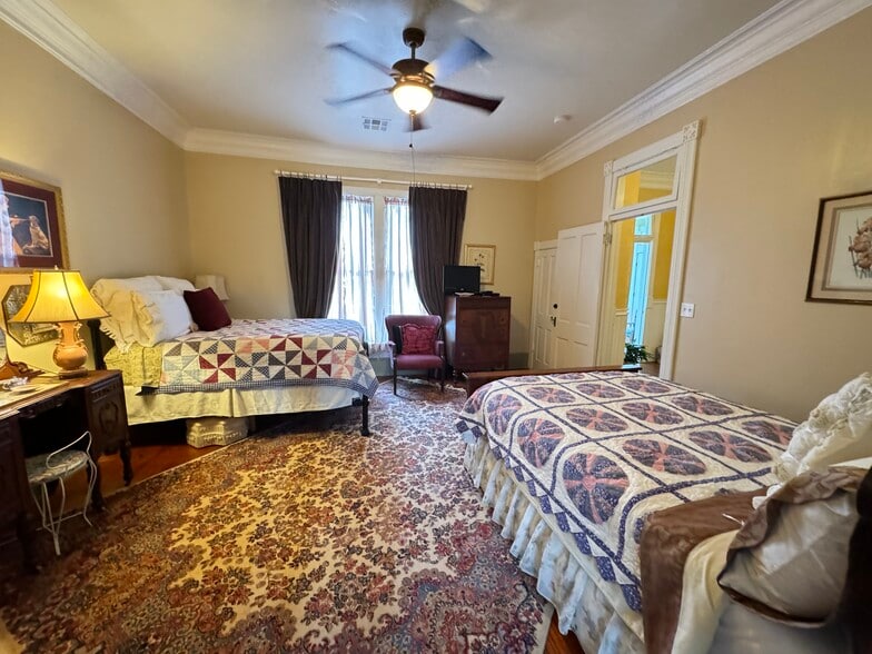 More Photos Of 224 W Chickasaw St, Tahlequah Hospitality For Sale