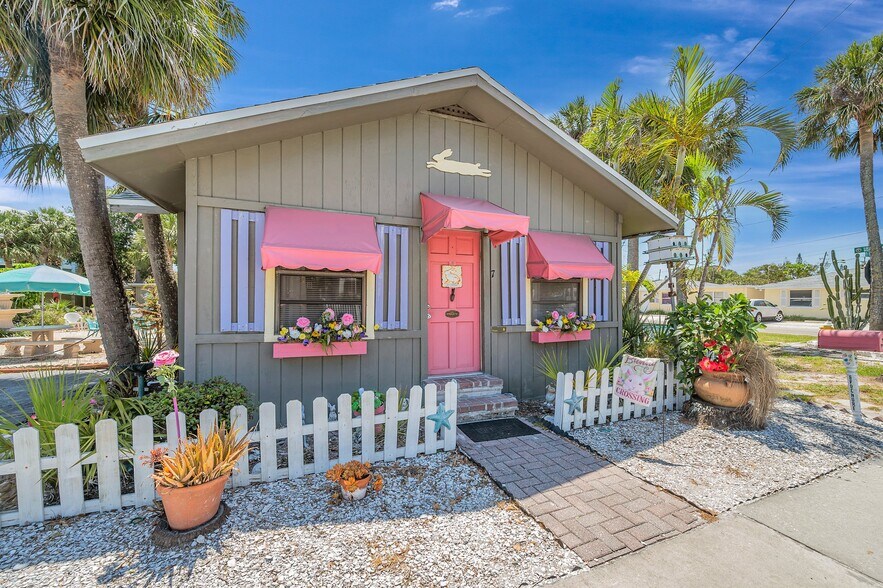 More Photos Of 1803 Gulf Blvd, Indian Rocks Beach Hotel For Sale