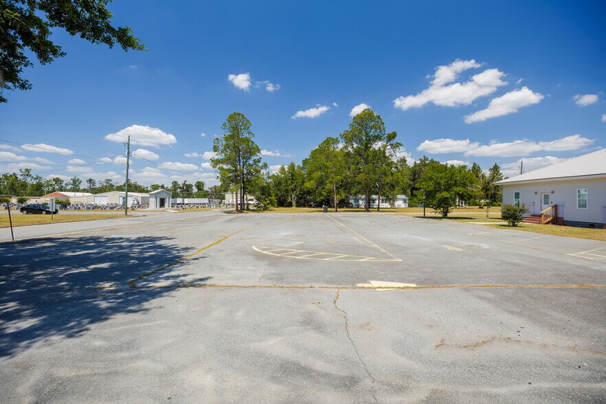 More Photos Of 37 E Main St, Lakeland Flex For Sale