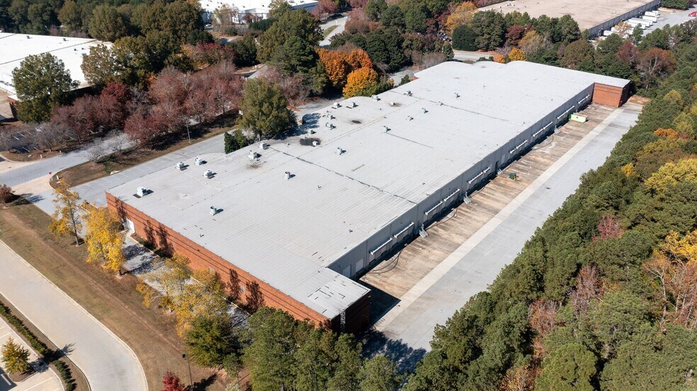 More Photos Of 210 The Bluffs, Austell Unknown For Lease