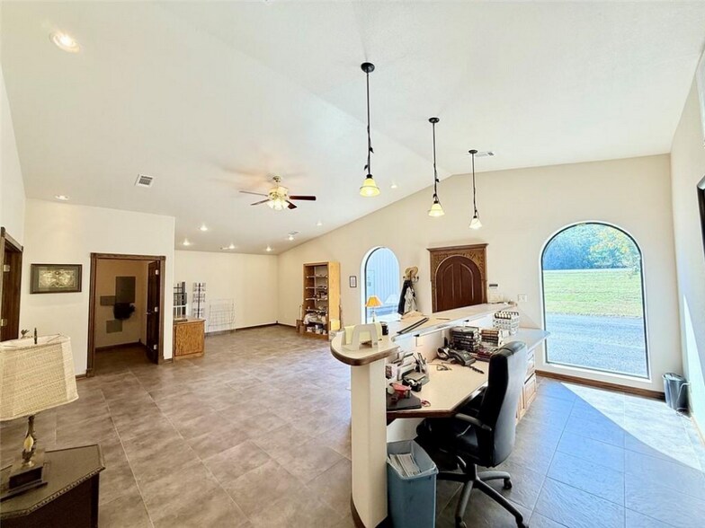 More Photos Of 15288 AR-22, Dardanelle Office For Sale