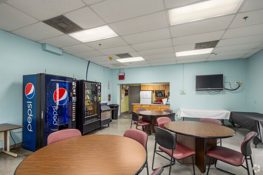 More Photos Of 1010-1012 Broughton St, Orangeburg Freestanding For Sale