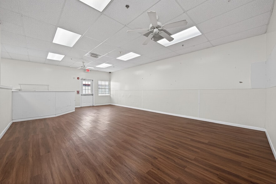 More Photos Of 8525 Queenston Blvd, Houston Freestanding For Sale