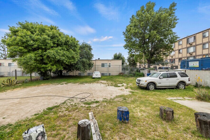 More Photos Of 14020-14022 Foothill Blvd, Sylmar Apartments For Sale