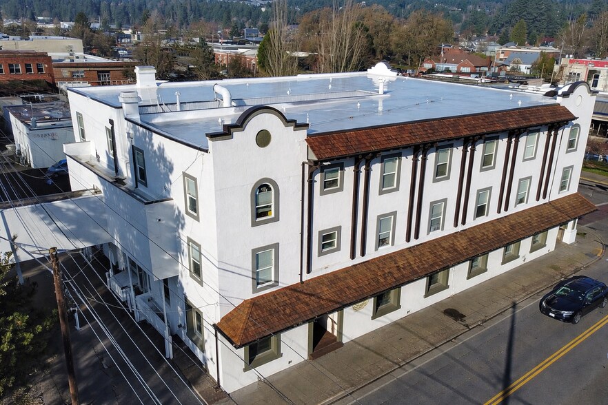 More Photos Of 101 S 1st St, Shelton Apartments For Sale