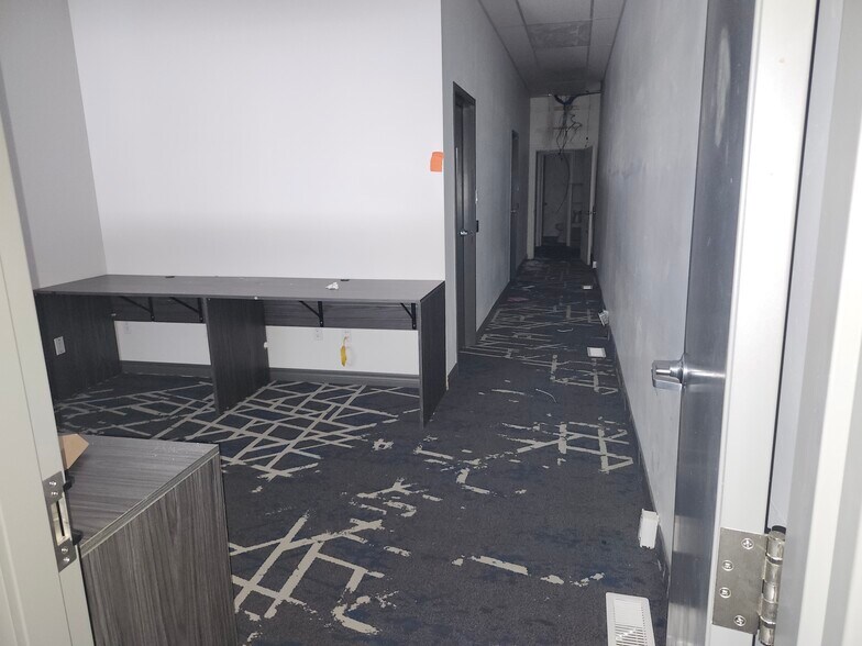 More Photos Of 18 Ainslie St S, Cambridge Storefront Retail Residential For Lease