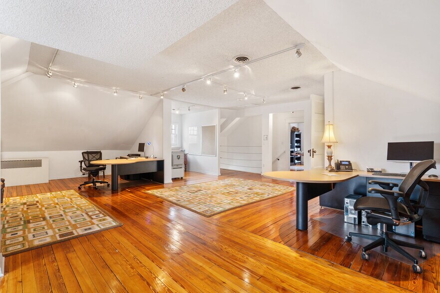 More Photos Of 1201 E Walnut St, Springfield Loft Creative Space For Sale
