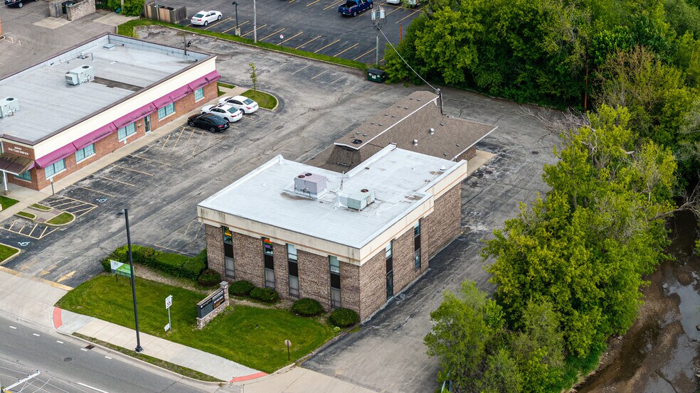 More Photos Of 47 W Dundee Rd, Wheeling Medical For Lease