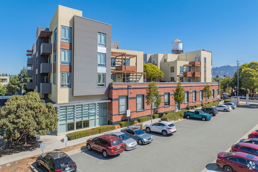 More Photos Of 1333 Powell St, Emeryville Apartments For Lease