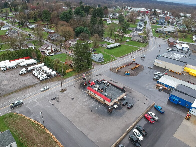More Photos Of 3498 Sharon Rd, West Middlesex General Retail For Sale