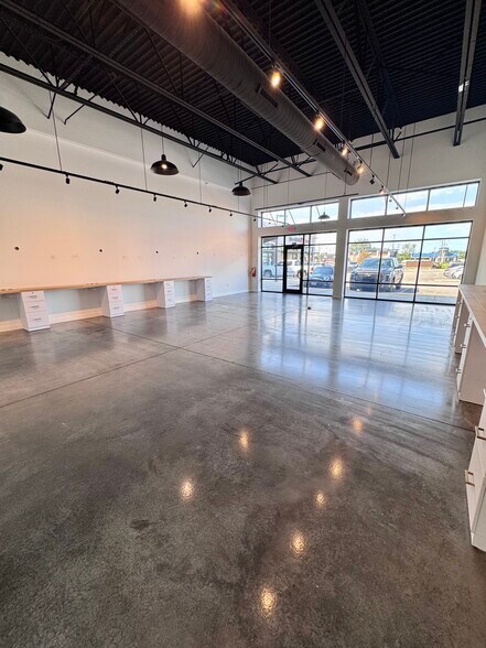 More Photos Of 9751-9869 Lincoln Plaza Way, Cedar Lake General Retail For Lease