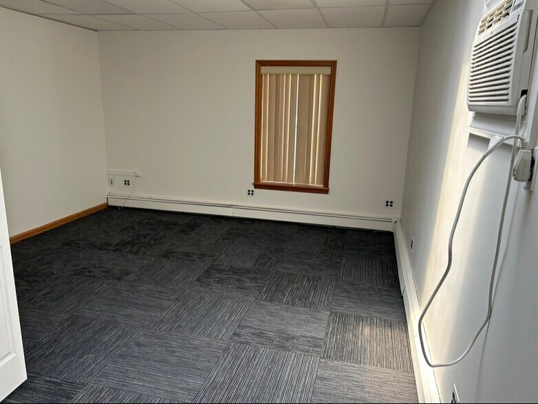 More Photos Of 2138 Wantagh Ave, Wantagh Office For Lease