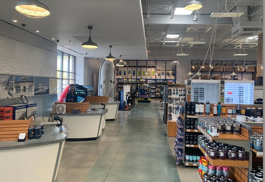 More Photos Of 4860 Town Center Pky, Jacksonville Storefront For Lease