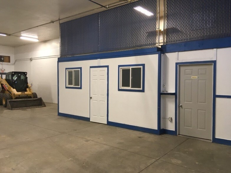 More Photos Of 12211-12219 66 St NW, Edmonton Light Manufacturing For Sale