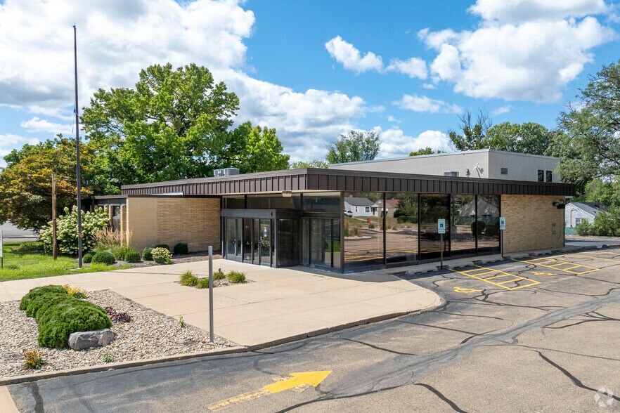 Primary Photo Of 3429 N Prospect Rd, Peoria Bank For Sale