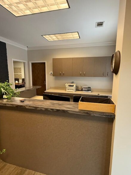 More Photos Of 6131 Gateway Rd, Columbus Office For Lease