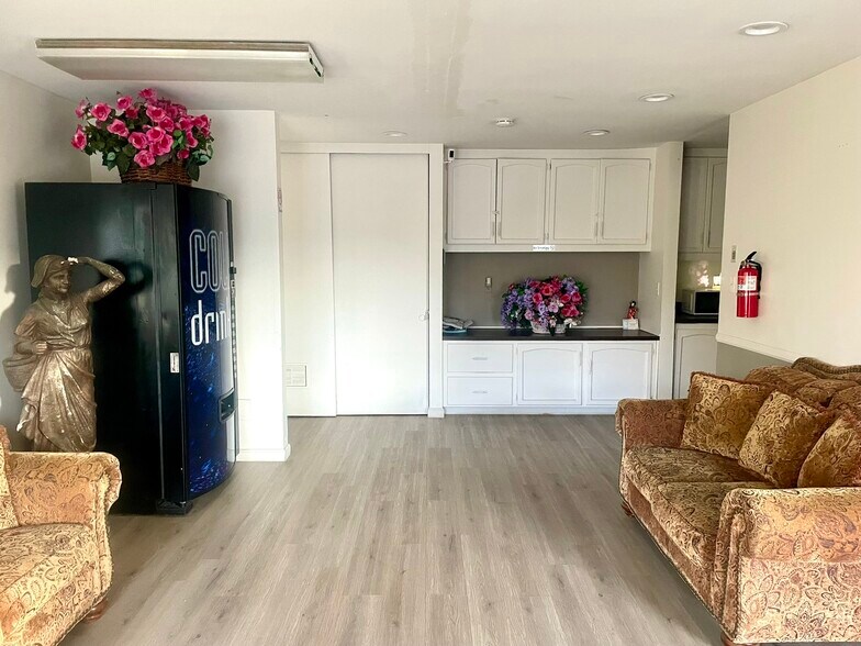 More Photos Of 1155 E Grand Ave, Escondido Medical For Sale