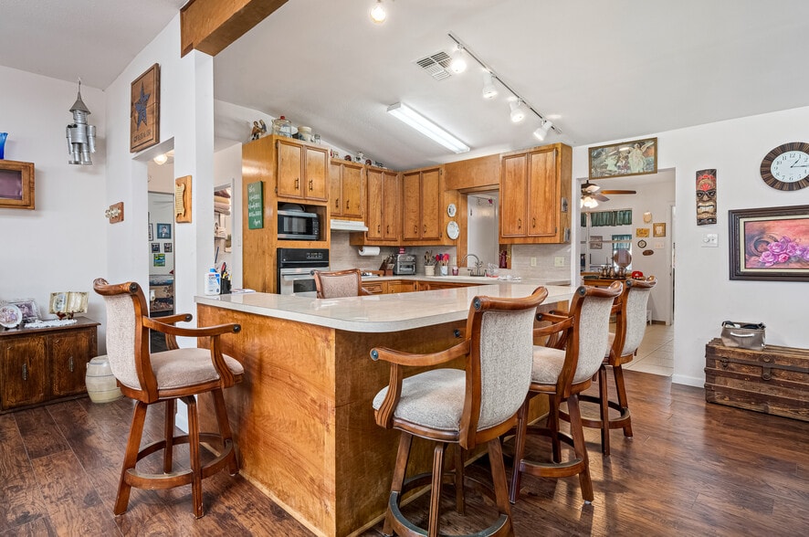 More Photos Of 3966 FM 1781, Rockport Specialty For Sale