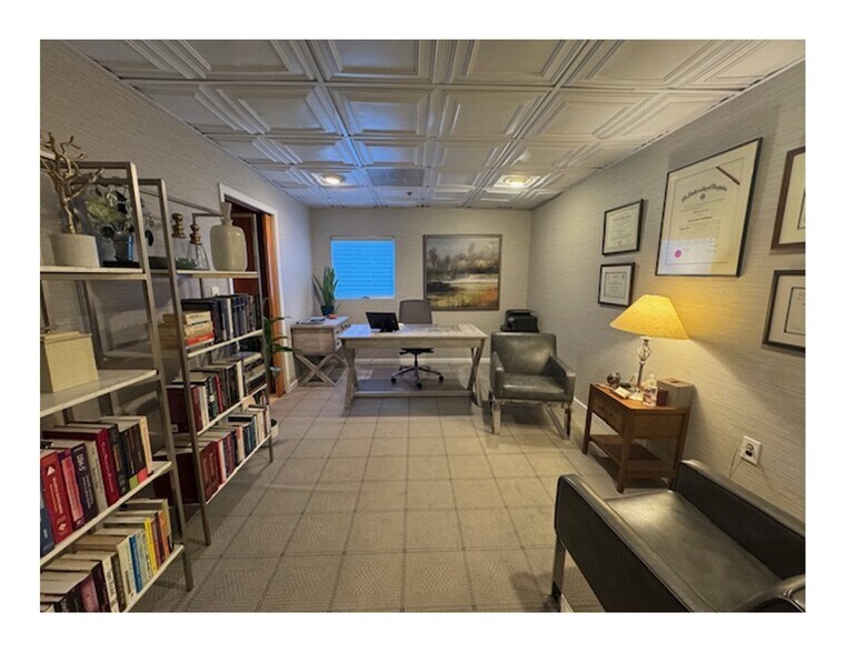 More Photos Of 340 E Northfield Rd, Livingston Medical For Sale