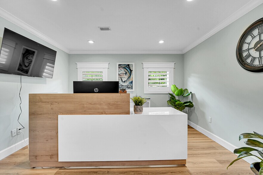 More Photos Of 101 SE Martin Luther King Jr Blvd, Stuart Office For Sale