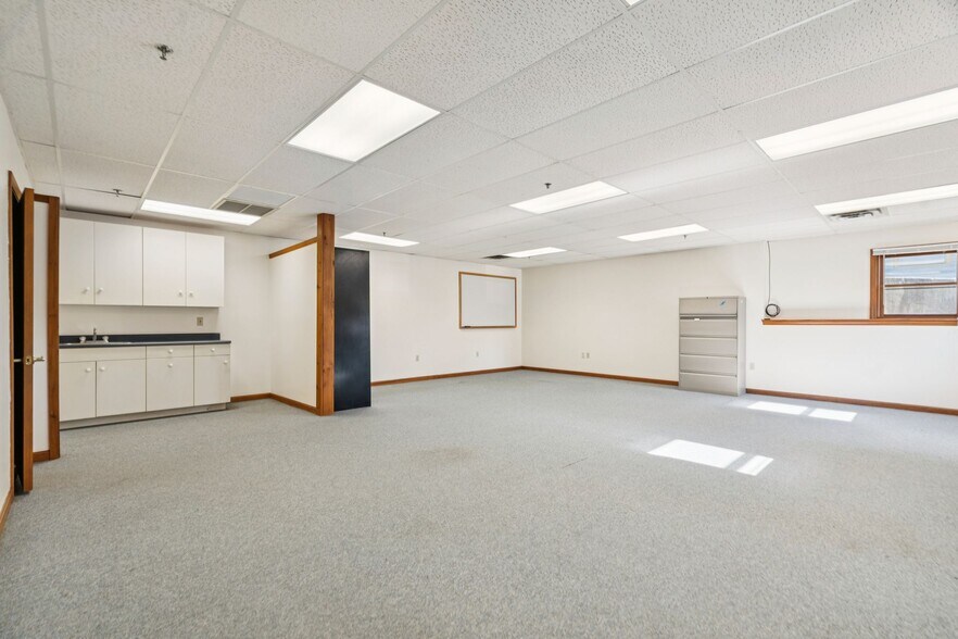 More Photos Of 61 Depot St, White River Junction Office For Sale
