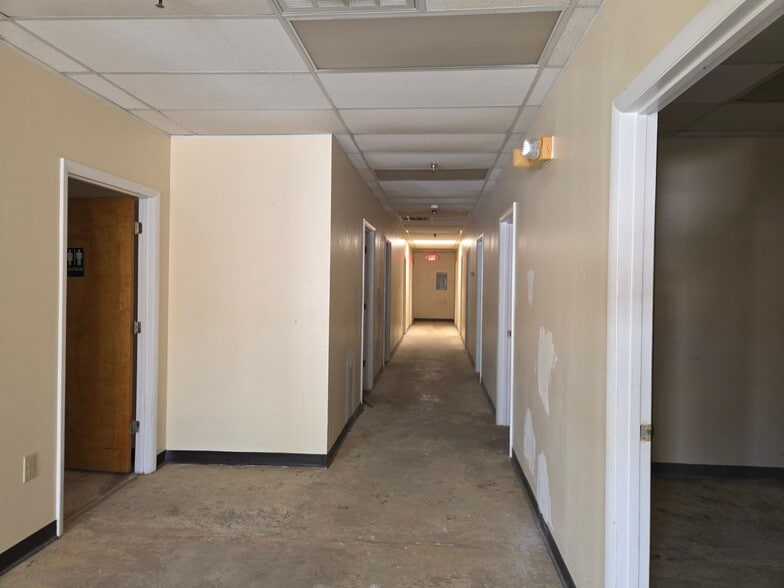 More Photos Of 750 Baconsfield Dr, Macon-Bibb Light Manufacturing For Lease