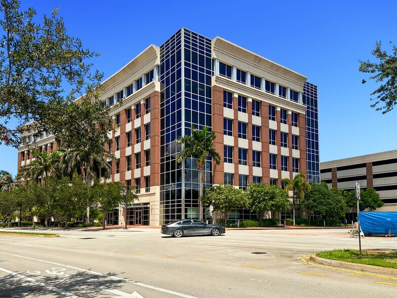 More Photos Of 3 Gateway Ctr, Newark Coworking Space