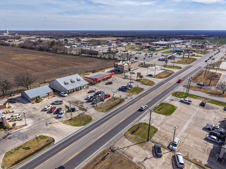 More Photos Of 8883-8885 State Highway 34 S, Quinlan Office For Lease