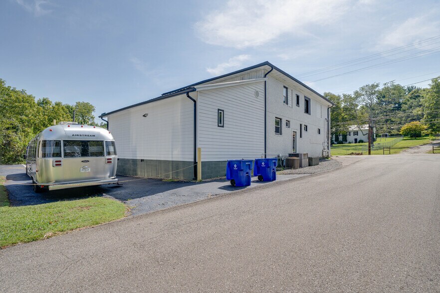 More Photos Of 4301 Washington Pike, Knoxville Office Residential For Sale