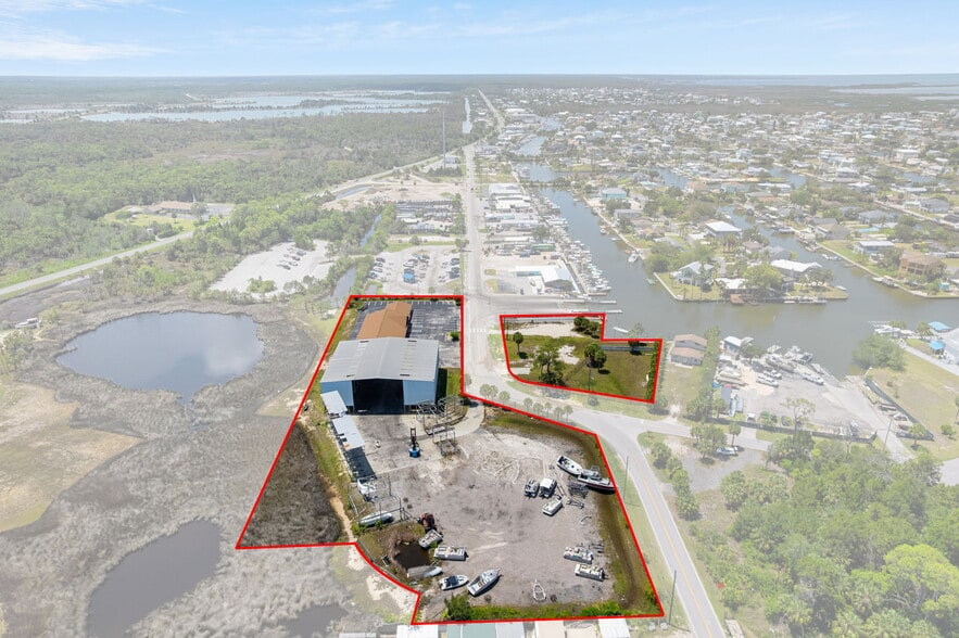 More Photos Of 5000 Calienta St, Hernando Beach Marina For Sale