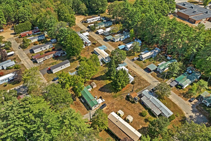 More Photos Of 12 Daisy Ln, Franklin Manufactured Housing Mobile Home Park For Sale