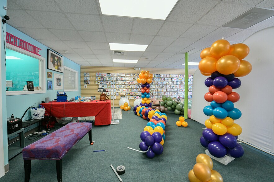 More Photos Of 570-572 Boston Post Rd, Milford Storefront Retail Office For Sale