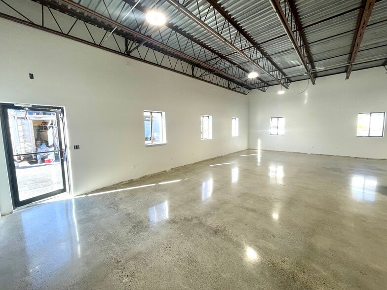 More Photos Of 25 Clarendon St, Watertown Research And Development For Lease