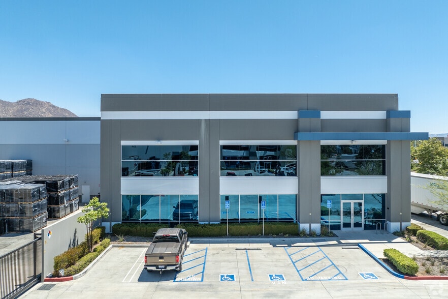 More Photos Of 1780 Dan Kipper Dr, Riverside Distribution For Lease