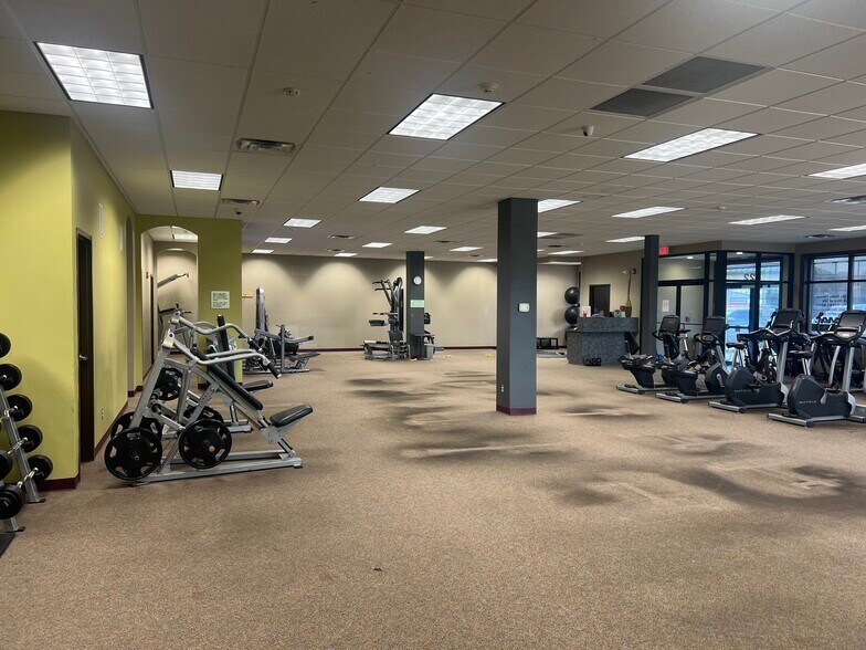 More Photos Of 320-326 80th Street Ct, Fairfax Unknown For Lease