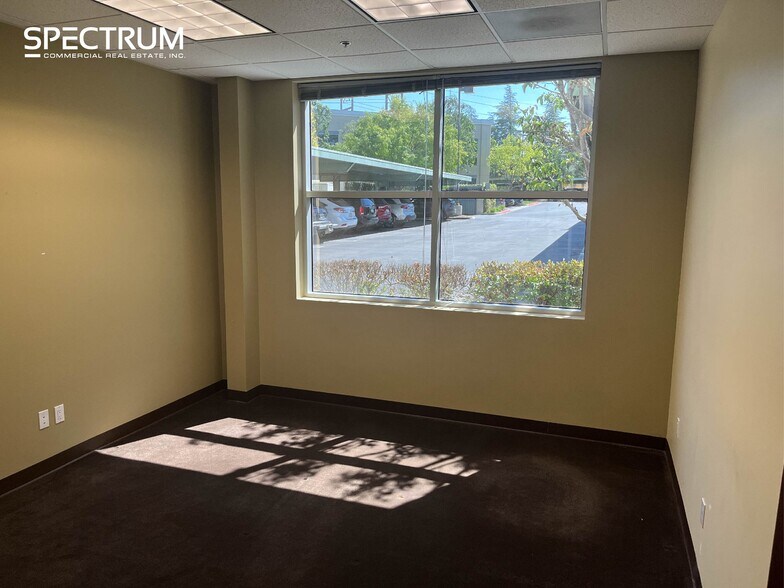 More Photos Of 27451 Tourney Rd, Valencia Medical For Lease