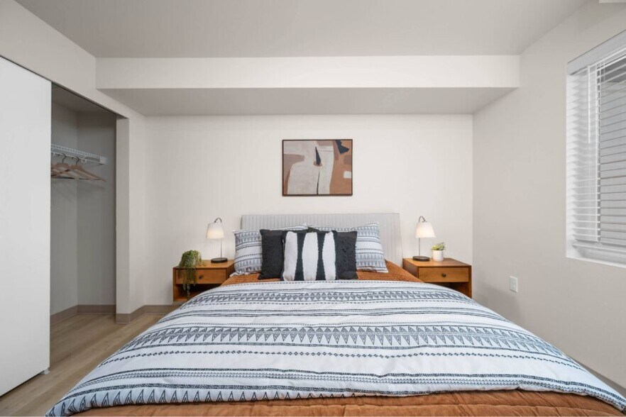 More Photos Of 200 E McCorquedale Rd, Burlington Apartments For Sale
