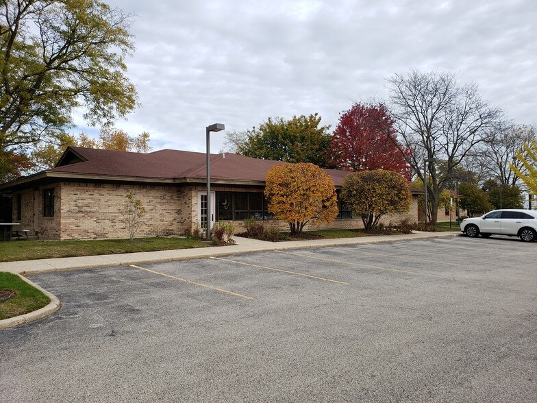 More Photos Of 3424-3426 N Old Arlington Heights Rd, Arlington Heights Unknown For Lease