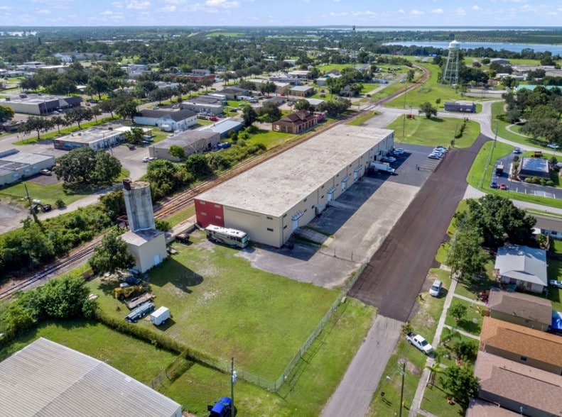 More Photos Of 110 W Interlake Blvd, Lake Placid Warehouse For Lease