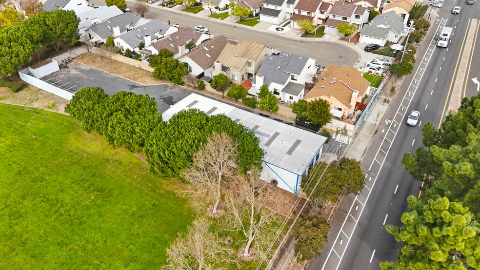 More Photos Of 593 Industrial Pky, Hayward Warehouse For Sale