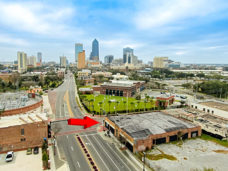 More Photos Of 1100 N Main St, Jacksonville Office For Lease