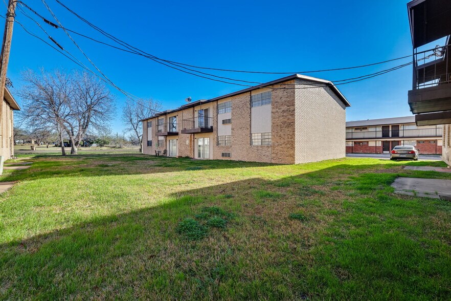 More Photos Of 1728 Pulliam St, San Angelo Apartments For Sale