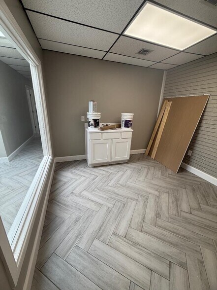 More Photos Of 210 N Flood Ave, Norman Office For Lease